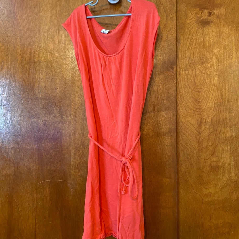 Short sleeve above the knee dress